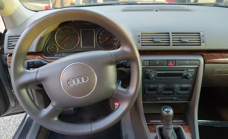 AUDI A4 1.9Cc 130CV GANCIO DI TRAINO 2004