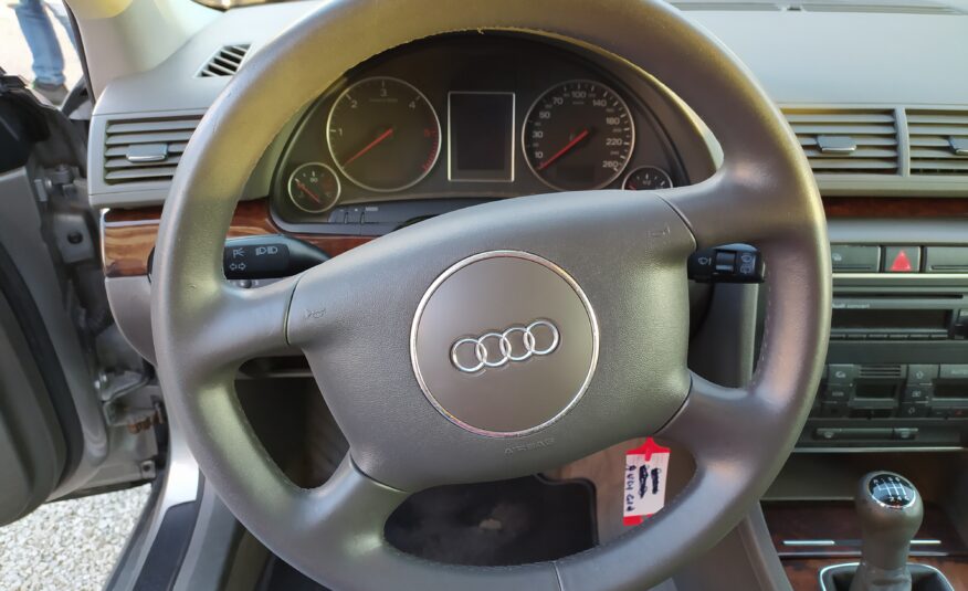 AUDI A4 1.9Cc 130CV GANCIO DI TRAINO 2004