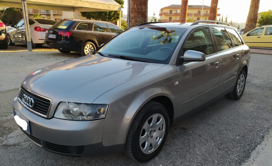 AUDI A4 1.9Cc 130CV GANCIO DI TRAINO 2004