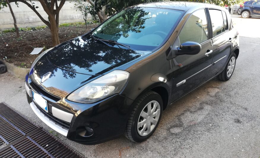 RENAULT CLIO 1.2Cc 75CV NEOPATENTATI