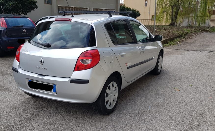 RENAULT CLIO 1.5 86cv NEOPATENTATI 2009