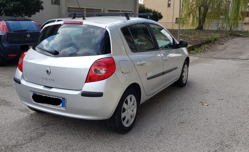 RENAULT CLIO 1.5 86cv NEOPATENTATI 2009