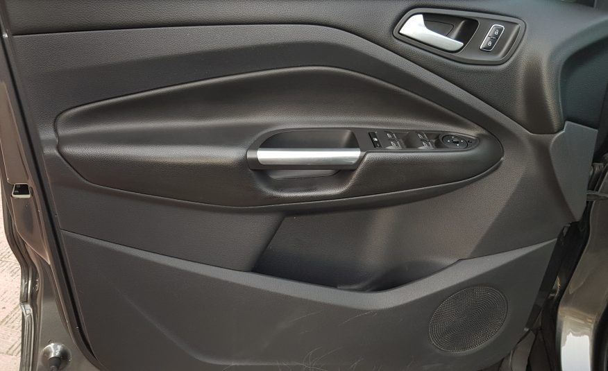 FORD KUGA TITANIUM 2.0 150cv NAVI-TETTO 4×4 2016