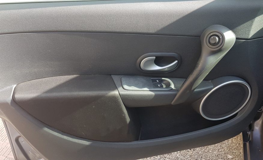 RENAULT CLIO 1.2 75cv GPL/ BENZ NEOPATENTATI 2011