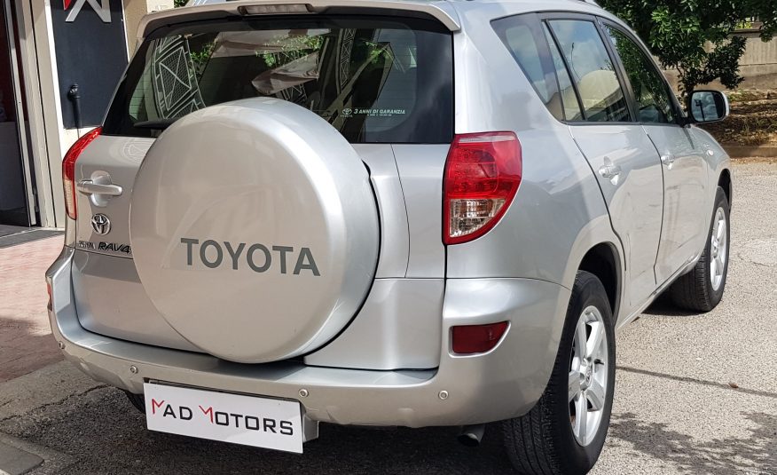 TOYOTA RAV4 2.2 136cv 2006