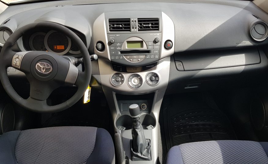TOYOTA RAV4 2.2 136cv 2006