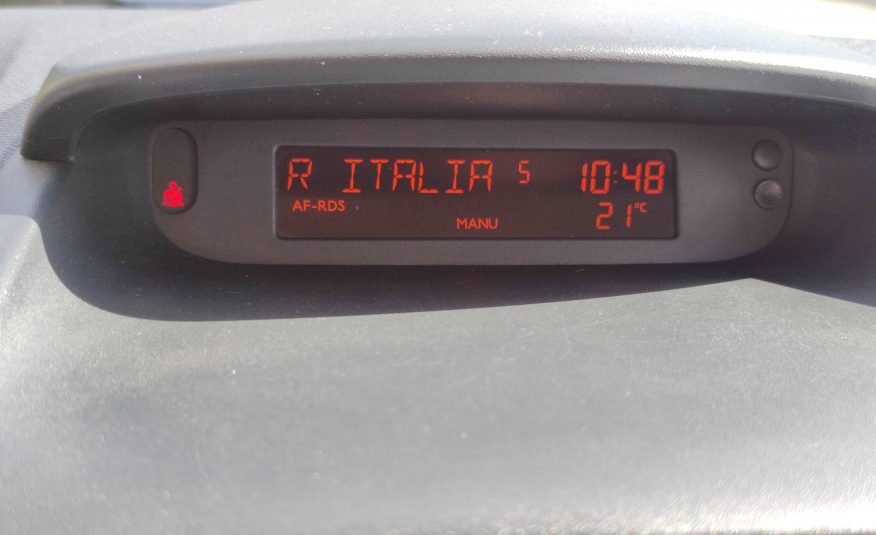RENAULT CLIO RIPCURL 1.2 75cv NEOPATENTATI 2008