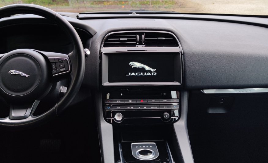 JAGUAR F-Pace AWD 2.0 180cv 2017