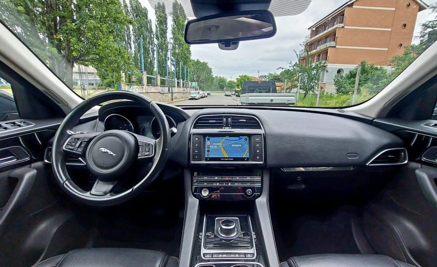 Jaguar F-Pace 2.0 D 180 CV AWD R-Sport  TETTO ANNO 2017 IVA