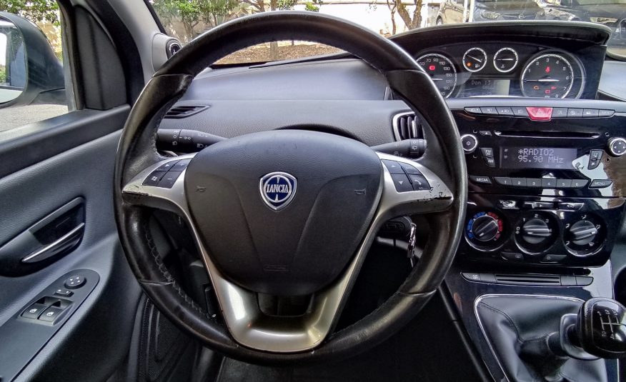 Lancia Ypsilon 1.2 69 CV 5 porte Silver NEOPATENTATI 2013