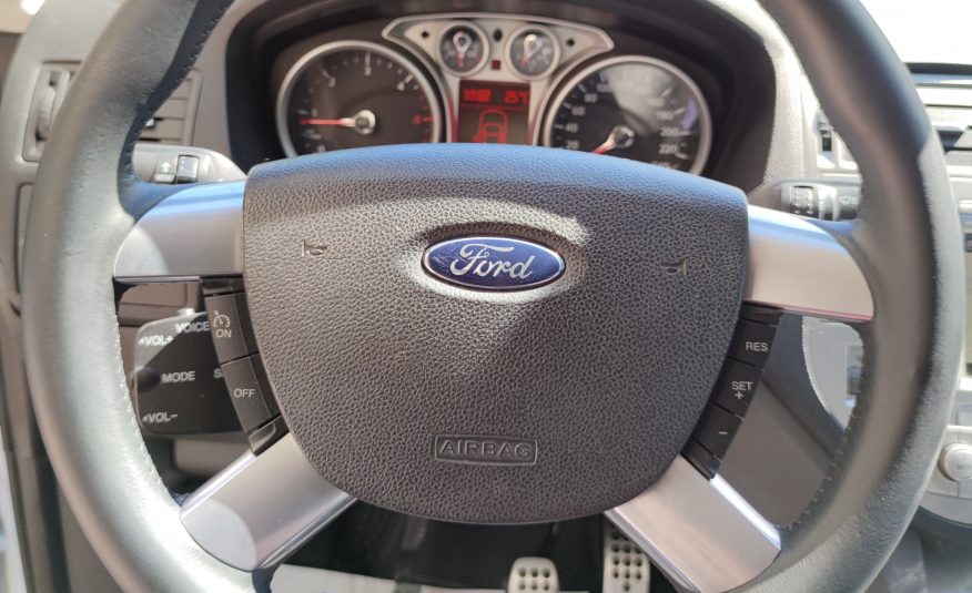 Ford Kuga TITANIUM 2.0 136 CV ANNO 2011 GANCIO