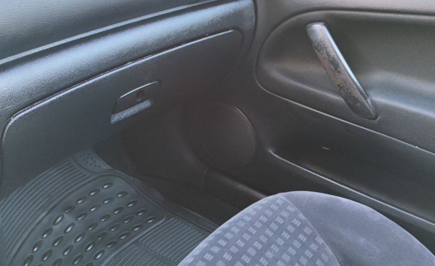 Volkswagen Passat 1.9 130cv ANNO 2002