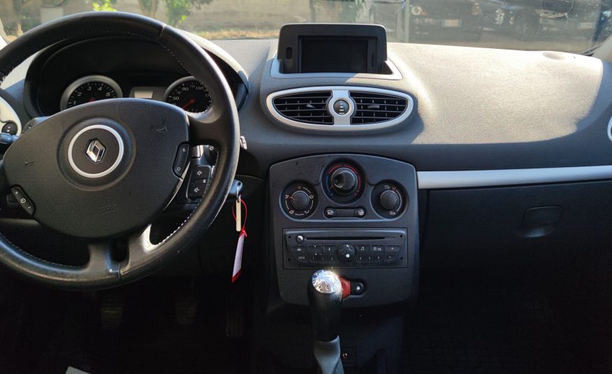 Renault Clio 1.2 75CV ANNO 2010 NEOPATENTATI