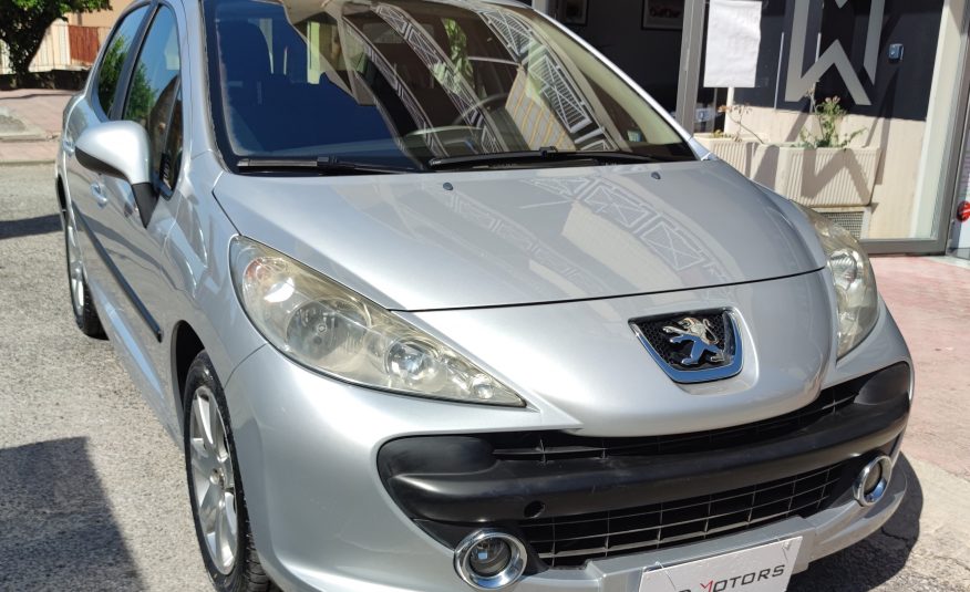 Peugeot 207 1.6 90cv ANNO 2007 NEOPATENTATI