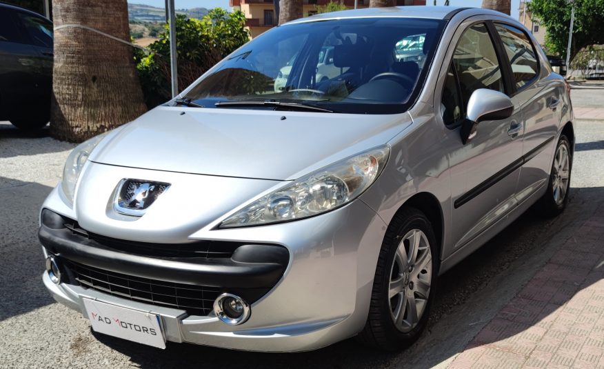 Peugeot 207 1.6 90cv ANNO 2007 NEOPATENTATI