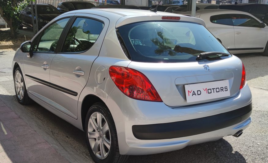 Peugeot 207 1.6 90cv ANNO 2007 NEOPATENTATI