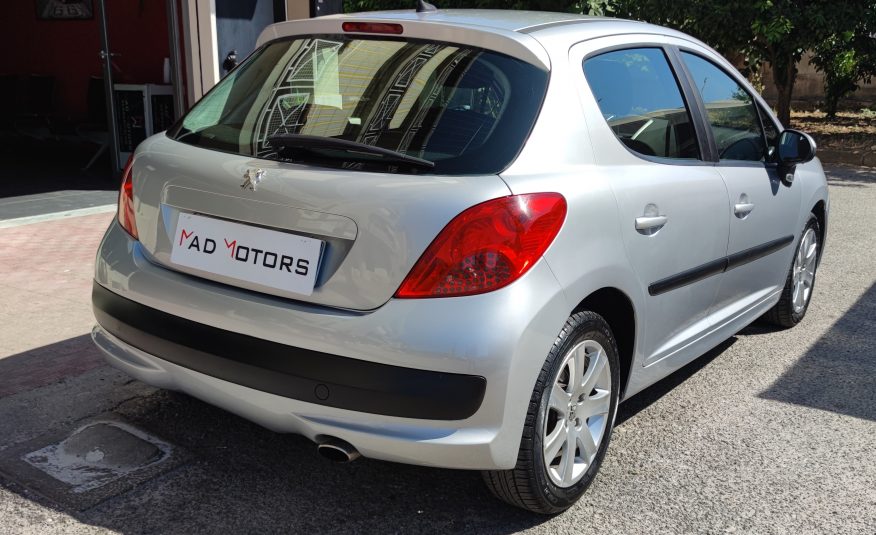 Peugeot 207 1.6 90cv ANNO 2007 NEOPATENTATI