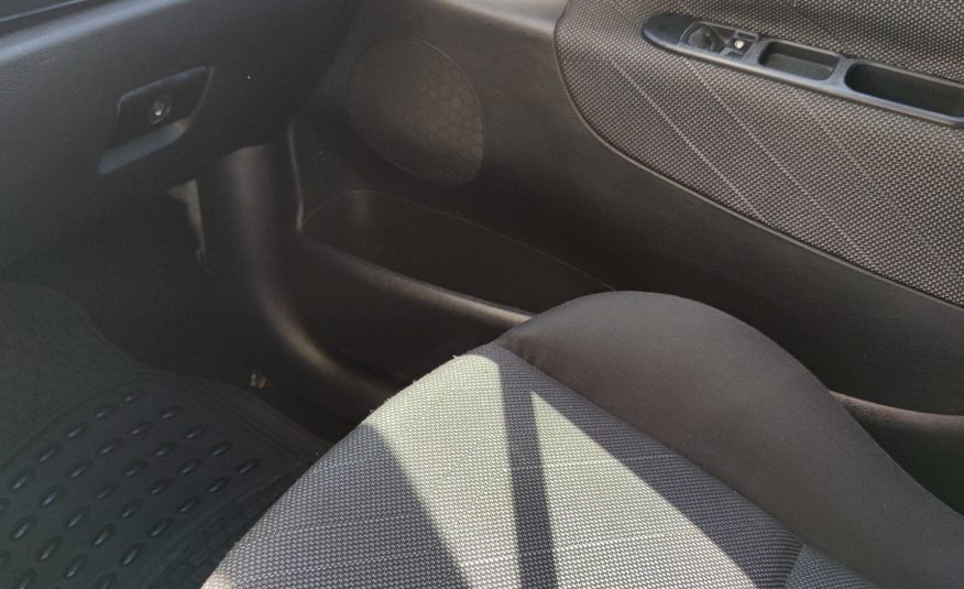 Peugeot 207 1.6 90cv ANNO 2007 NEOPATENTATI