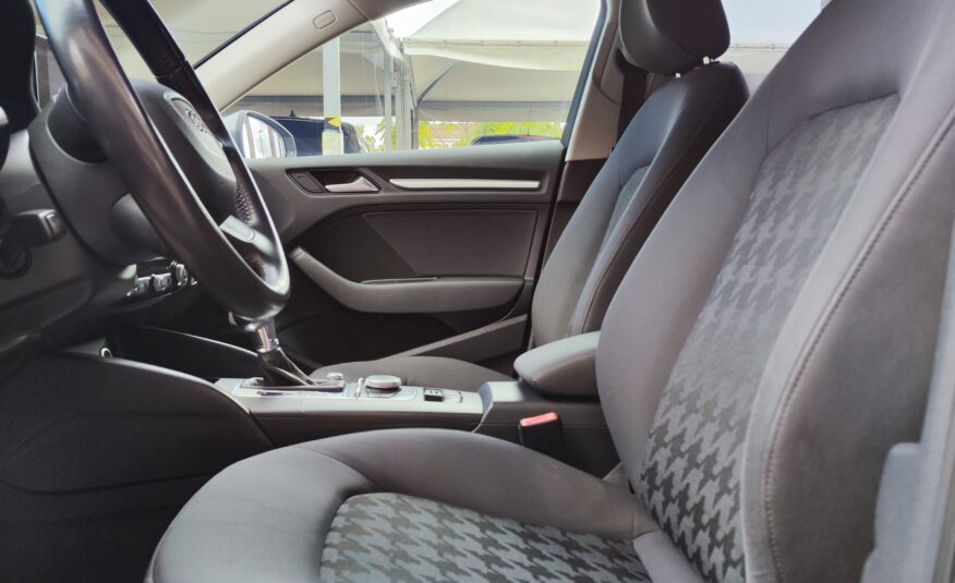 Audi A3 1.6 TDI S tronic Attraction