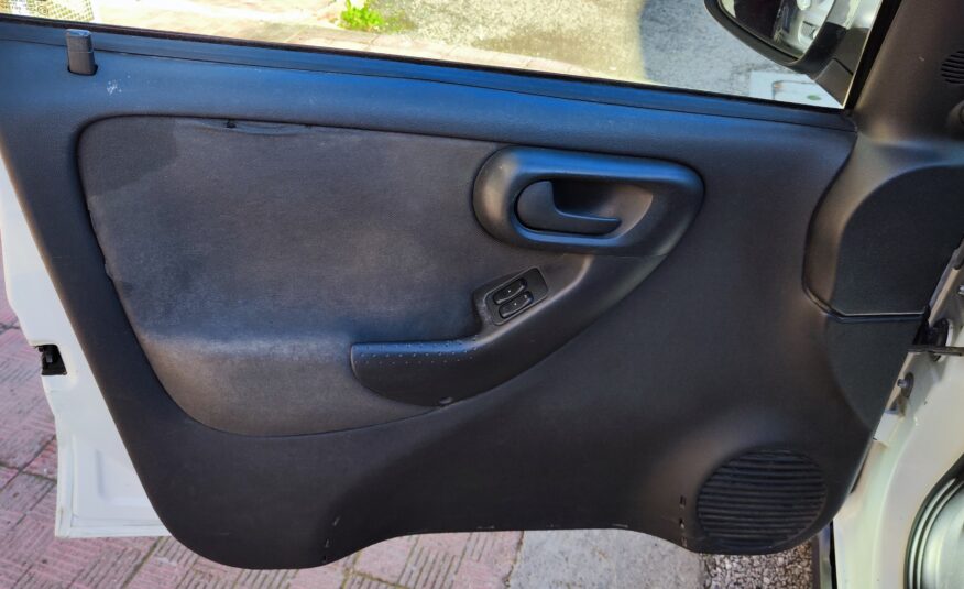 Opel Corsa 1.7 75CV 2002 NEOPATENTATI