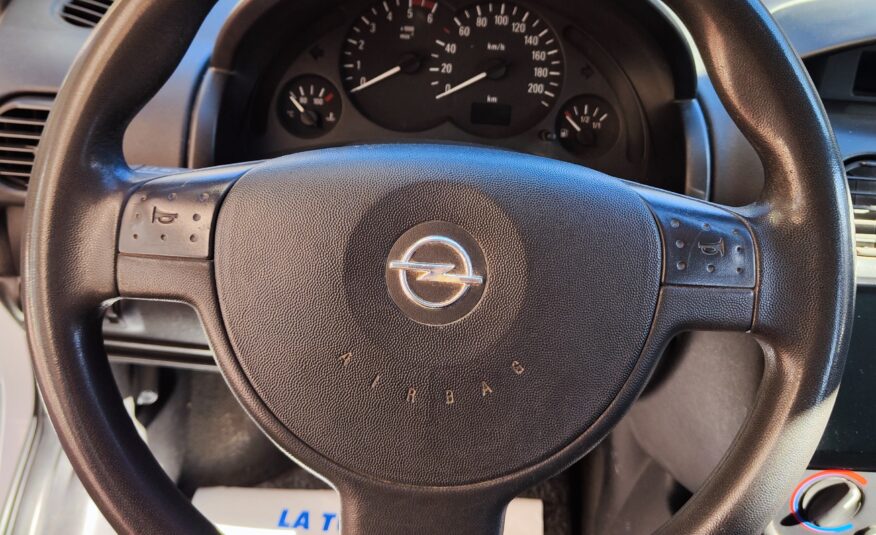 Opel Corsa 1.7 75CV 2002 NEOPATENTATI
