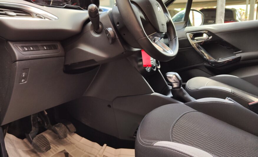 Peugeot 208 ALLURE 1.2 82CV NEO 2015