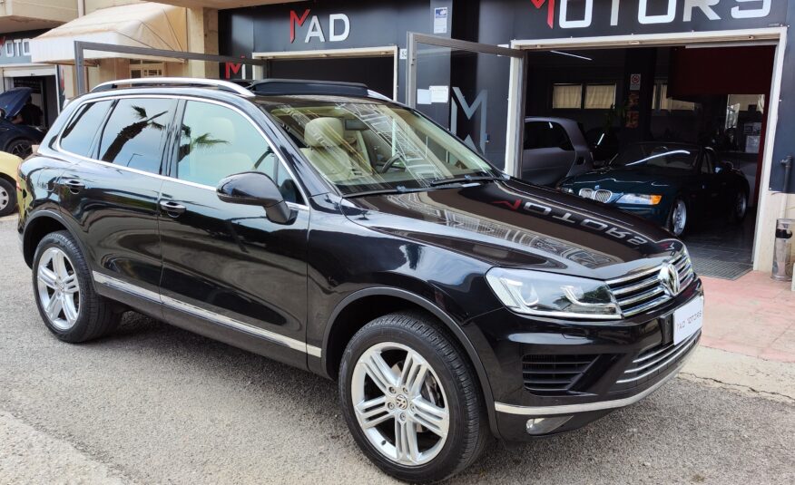 Volkswagen Touareg 3.0 TDI 262 CV R-LINE 2015 TETTO