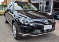 Volkswagen Touareg 3.0 TDI 262 CV R-LINE 2015 TETTO