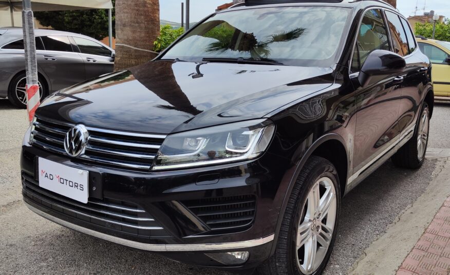 Volkswagen Touareg 3.0 TDI 262 CV R-LINE 2015 TETTO