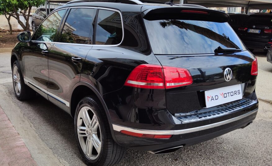 Volkswagen Touareg 3.0 TDI 262 CV R-LINE 2015 TETTO