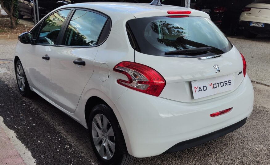 Peugeot 208 1.2 82 CV NEO 2013