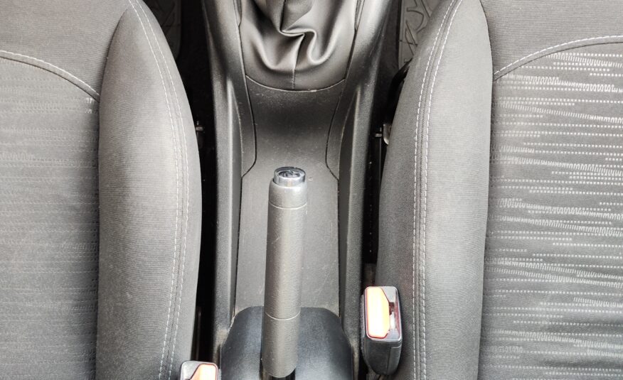 Peugeot 208 1.2 82 CV NEO 2013