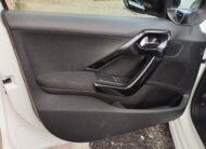 Peugeot 208 1.2 82 CV NEO 2013