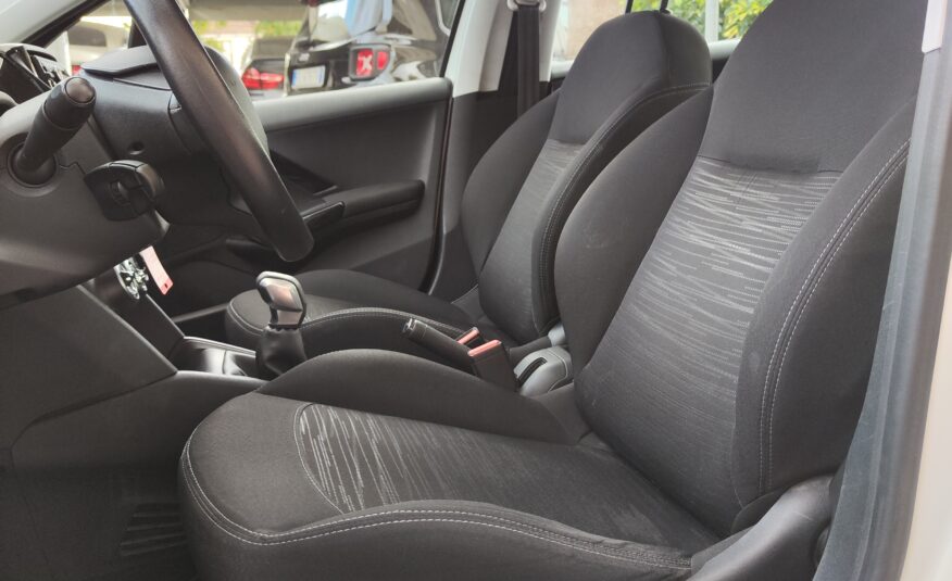 Peugeot 208 1.2 82 CV NEO 2013