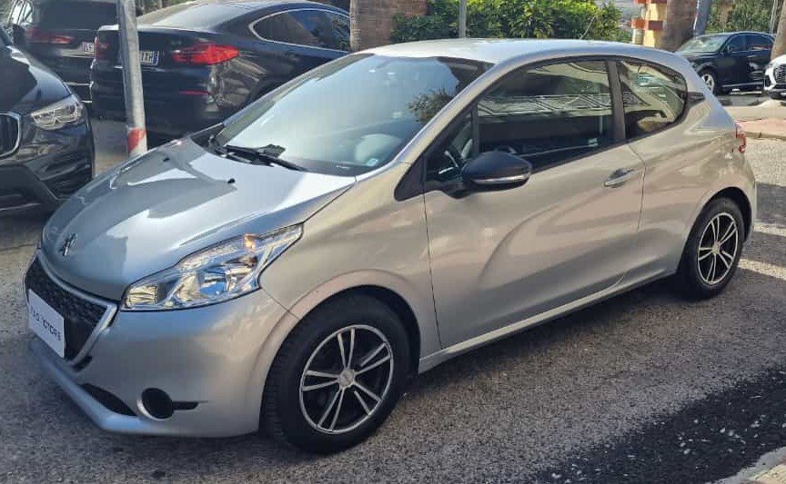 Peugeot 208 1.2 VTi 82 CV ANNO 2014 NEO