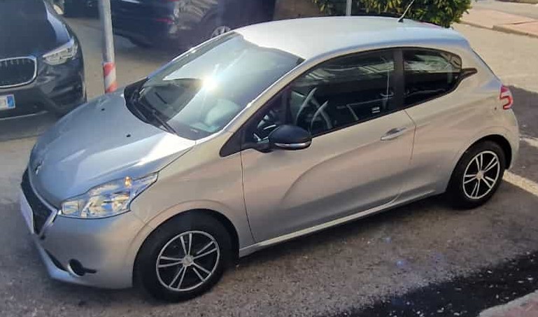 Peugeot 208 1.2 VTi 82 CV ANNO 2014 NEO