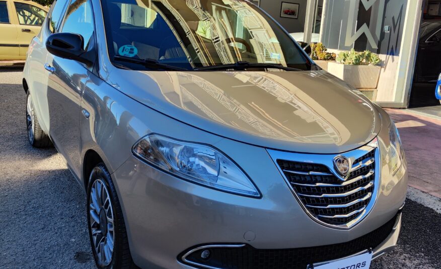 Lancia Ypsilon 1.2 69 CV 2011 TETTO NEO 5p