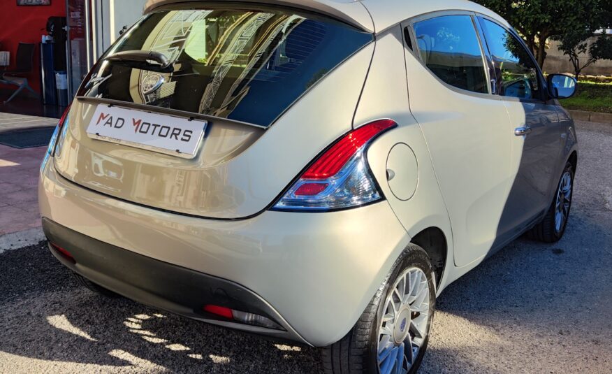 Lancia Ypsilon 1.2 69 CV 2011 TETTO NEO 5p