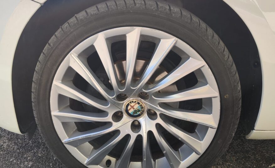 Alfa Romeo Giulietta 1.6 105 CV Distinctive 2010