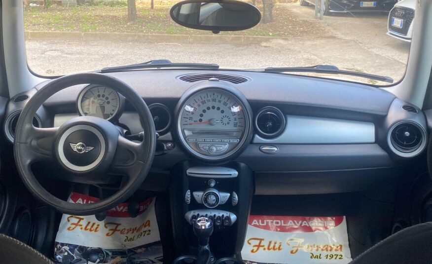 Mini One D 1.6  90 cv NEOPATENTATI 2010