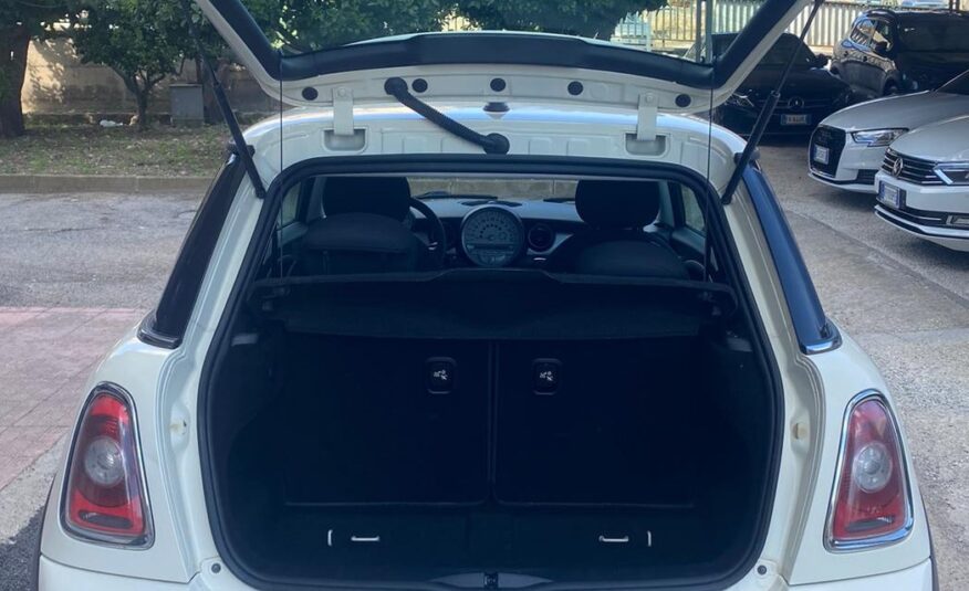 Mini One D 1.6  90 cv NEOPATENTATI 2010
