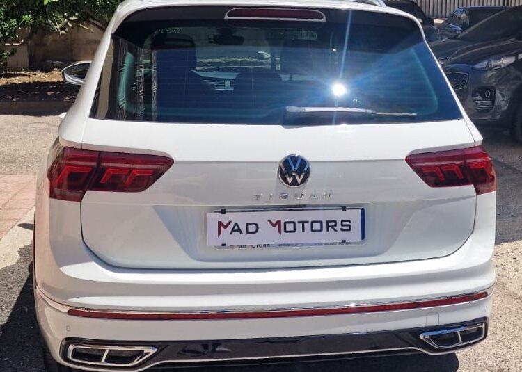 Vw Tiguan 2.0 TDI 150 CV SCR DSG R-Line 2021 solo km 60.000 TETTO