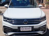 Vw Tiguan 2.0 TDI 150 CV SCR DSG R-Line 2021 solo km 60.000 TETTO