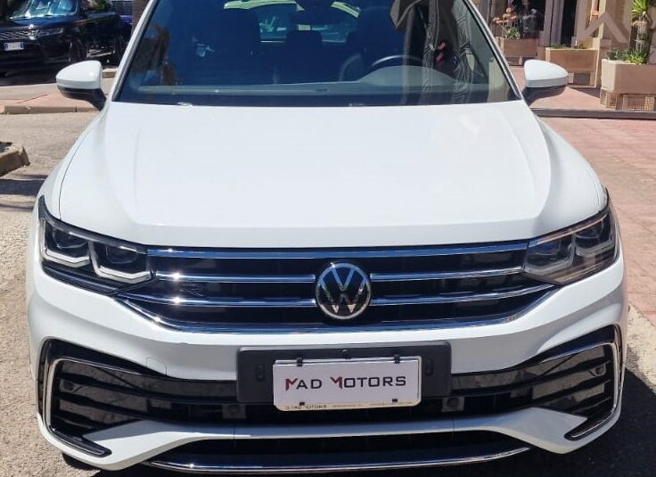 Vw Tiguan 2.0 TDI 150 CV SCR DSG R-Line 2021 solo km 60.000 TETTO