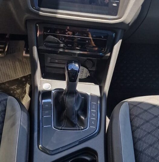 Vw Tiguan 2.0 TDI 150 CV SCR DSG R-Line 2021 solo km 60.000 TETTO