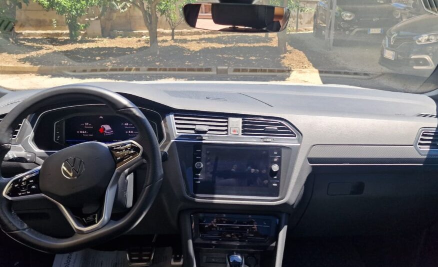 Vw Tiguan 2.0 TDI 150 CV SCR DSG R-Line 2021 solo km 60.000 TETTO