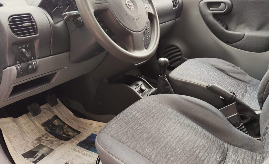 Opel Corsa 1.0i 12V 5 p Comfort NEO 2001