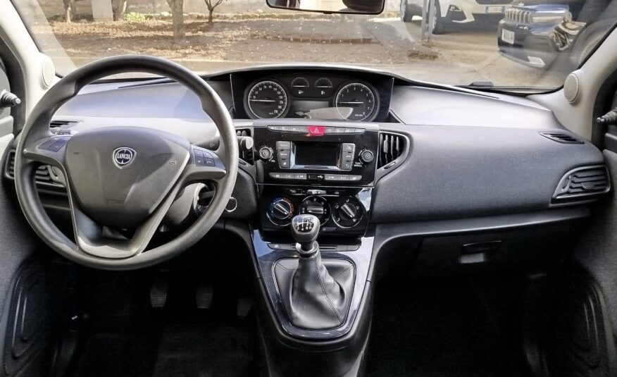 Lancia Ypsilon 1.0 FireFly 5 p. S&S Hybrid Ecochic A. Ferretti 69 CV NEO 2022 IVA