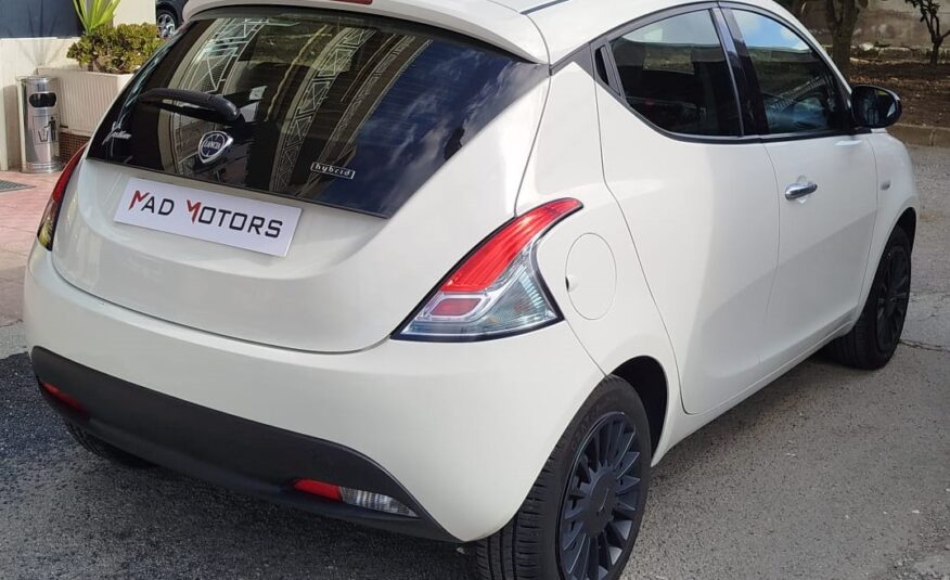 Lancia Ypsilon 1.0 FireFly 5 p. S&S Hybrid Ecochic A. Ferretti 69 CV NEO 2022 IVA