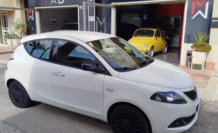 Lancia Ypsilon 1.0 FireFly 5 p. S&S Hybrid Ecochic A. Ferretti 69 CV NEO 2022 IVA